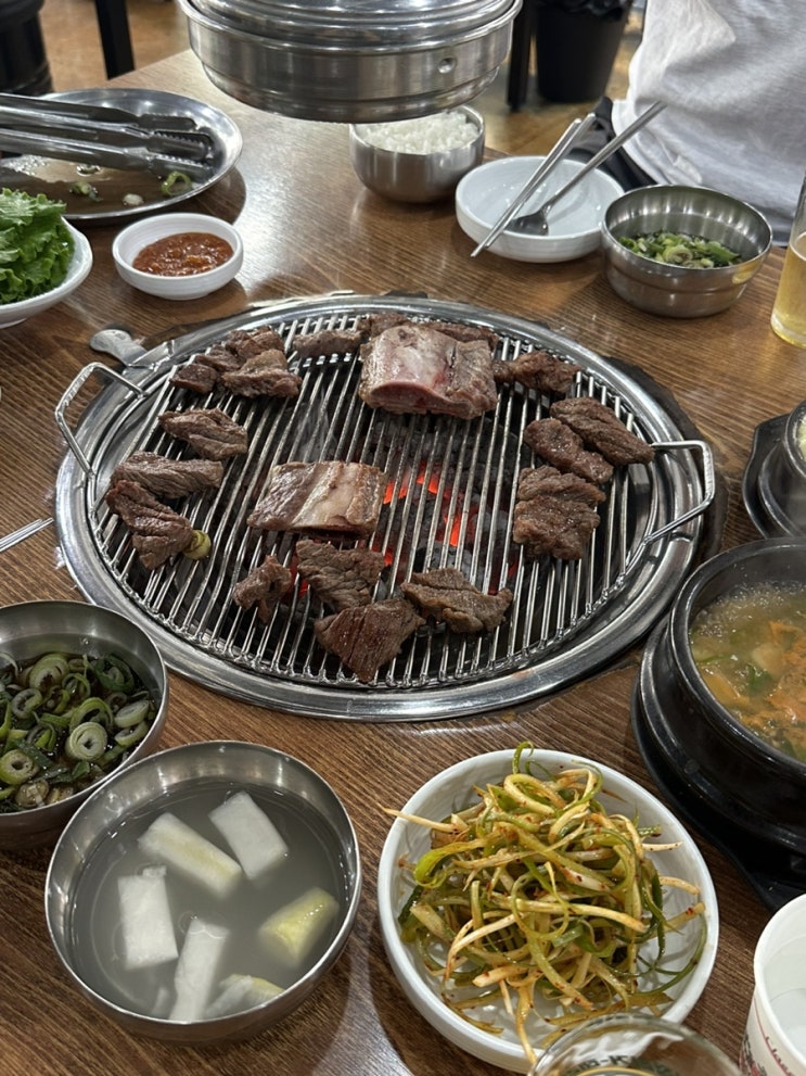 아현/신촌 고기집 웅네서서갈비 구워주는 로컬 맛집