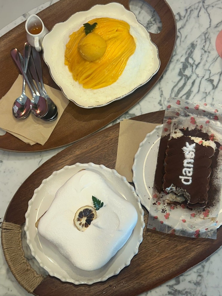  대구 혁신도시 저수지뷰 디저트 맛집 카페 덴스크