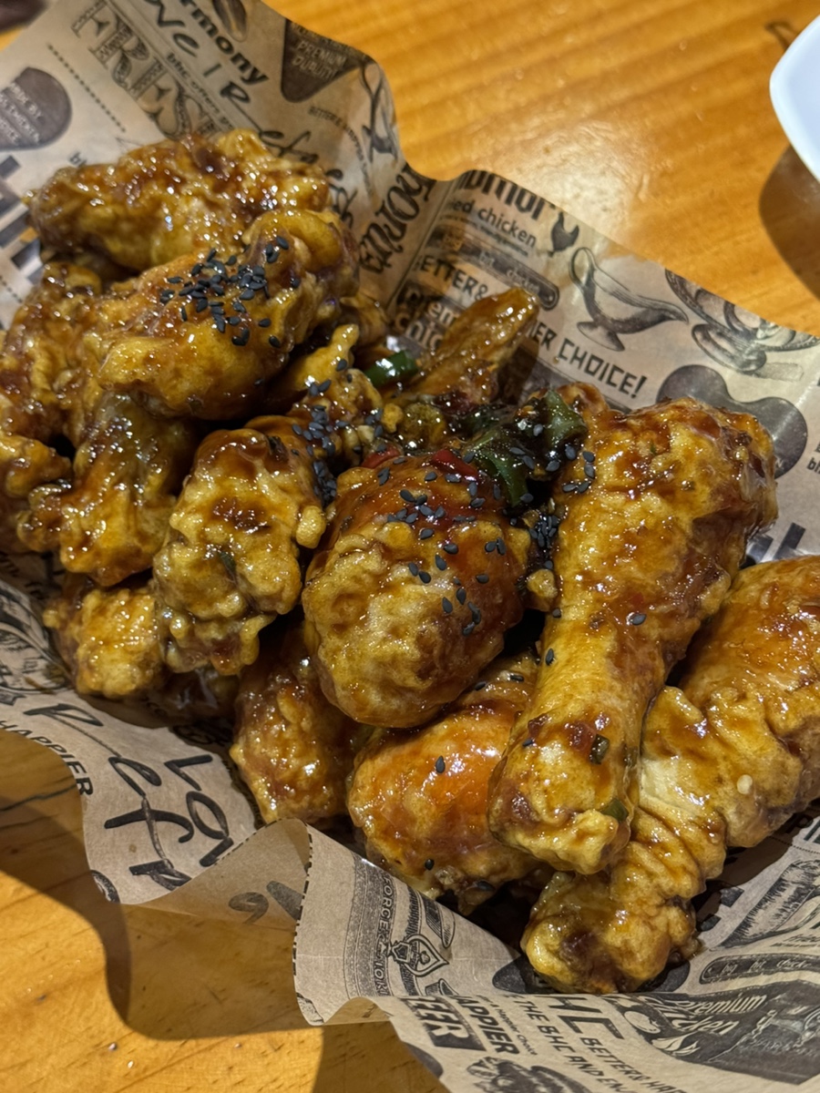 BHC치킨 보라매역점 사진 1