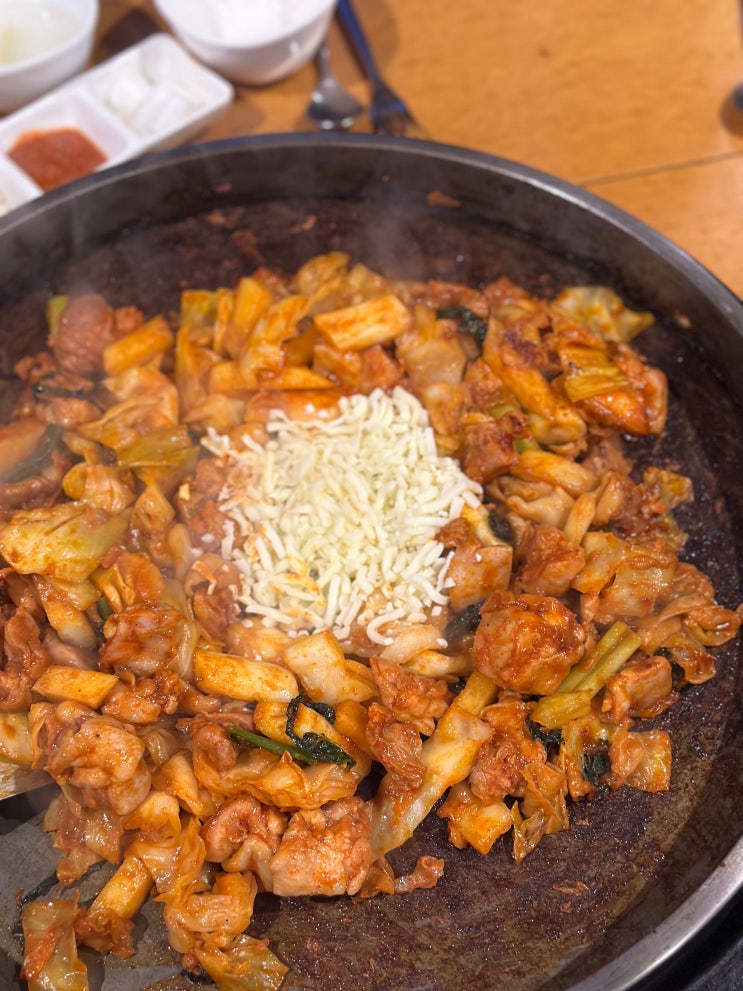  춘천 닭갈비 메이플가든 철판 닭갈비 즐기기!
