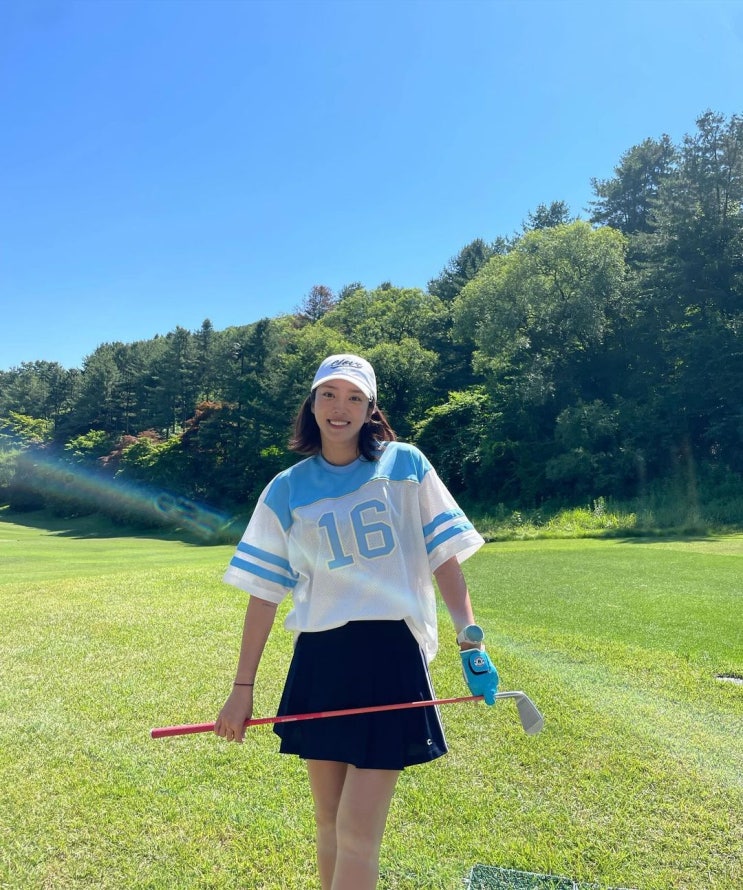  여름날 스타일 그 잡채인 패션 의류 브랜드 여자 골프 웨어 클로브 반팔 여성 티셔츠 옷 코디 정보 w. 손담비