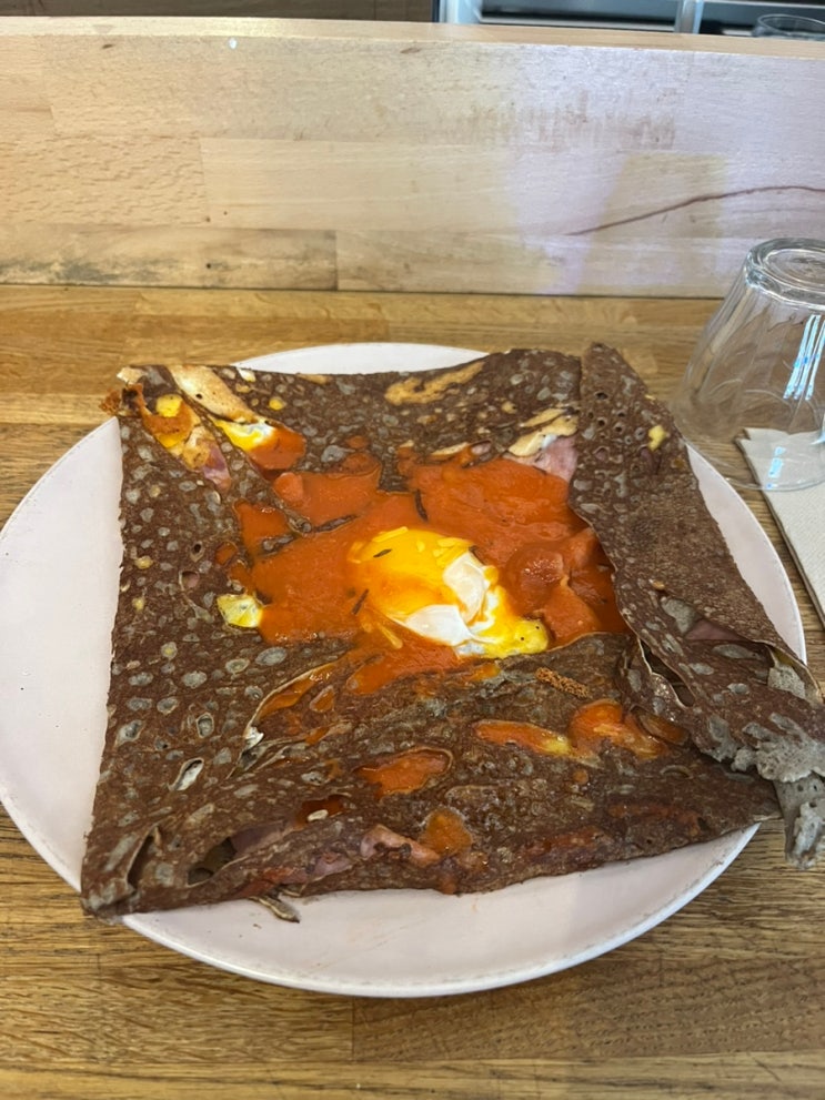  베르사유 궁전 맛집 추천 La Place 갈레트