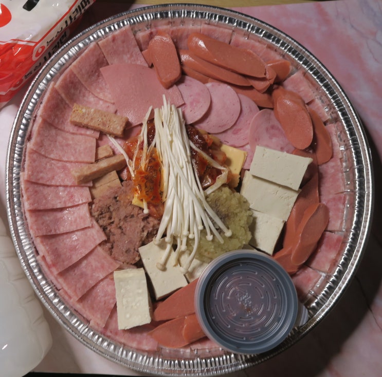  오랜만에 먹는 부대찌개.. 4인분 같은 3인분 (영업전략) [밀키트 포장]