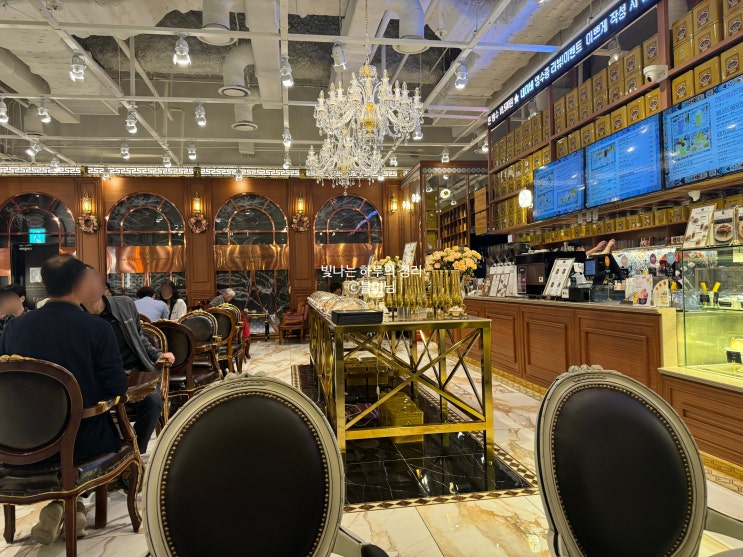 코엑스 카페 이태리 황금기를 재현한 베르체 도심공항터미널점