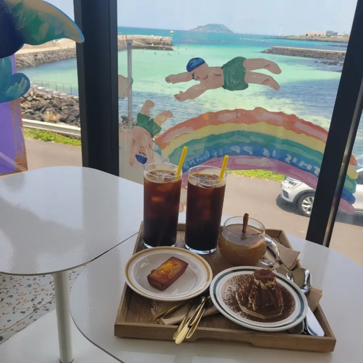  제주카페:[헤이피피]후기/ 판포포구 뷰 끝내줘요.