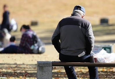 작년 노인학대 7천건 넘었다…가정 내 학대가 대부분 작년 노인학대 7천건 넘었다…가정 내 학대가 대부분