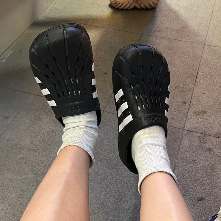  아디다스 아딜렛 클로그 슬리퍼 블랙 커플 신발 후기