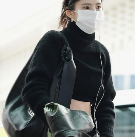 한소희 가방 어디거? 찰스앤키스 6월 19일 네이버 브랜드데이에서 50% 할인한대!