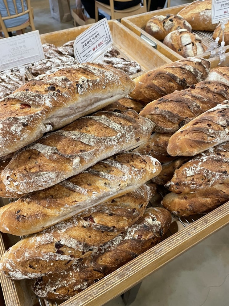  타임스퀘어 맛집 카페 오월의종 영등포점!