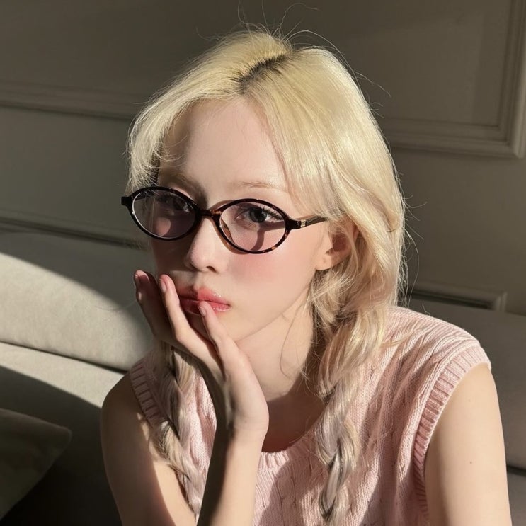  에스파 윈터 긱시크 안경 패션 미우미우 리가드 여자 유행 안경테 추천 가격 얼마?