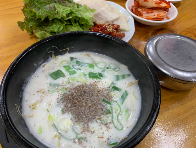  서울 중랑구 봉화산역 큰맘할매순대국(보쌈정식)