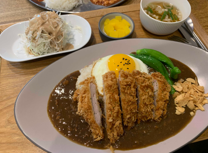  강원도 춘천 온의동 바삭마차(매운왕돈까스, 카레돈까스)
