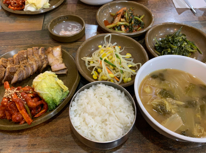  서울 중랑구 봉화산역 봉평메밀막국수 들깨칼국수(보쌈정식)