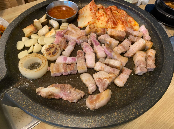  서울 중랑구 봉화산역 봉화정육식당(통삼겹살, 물냉면, 볶음밥)