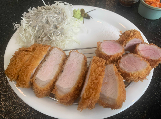  강원도 춘천 석사동 애막골 피플스클럽(히레카츠, 치즈카츠, 로스카츠, 곁들임카레)