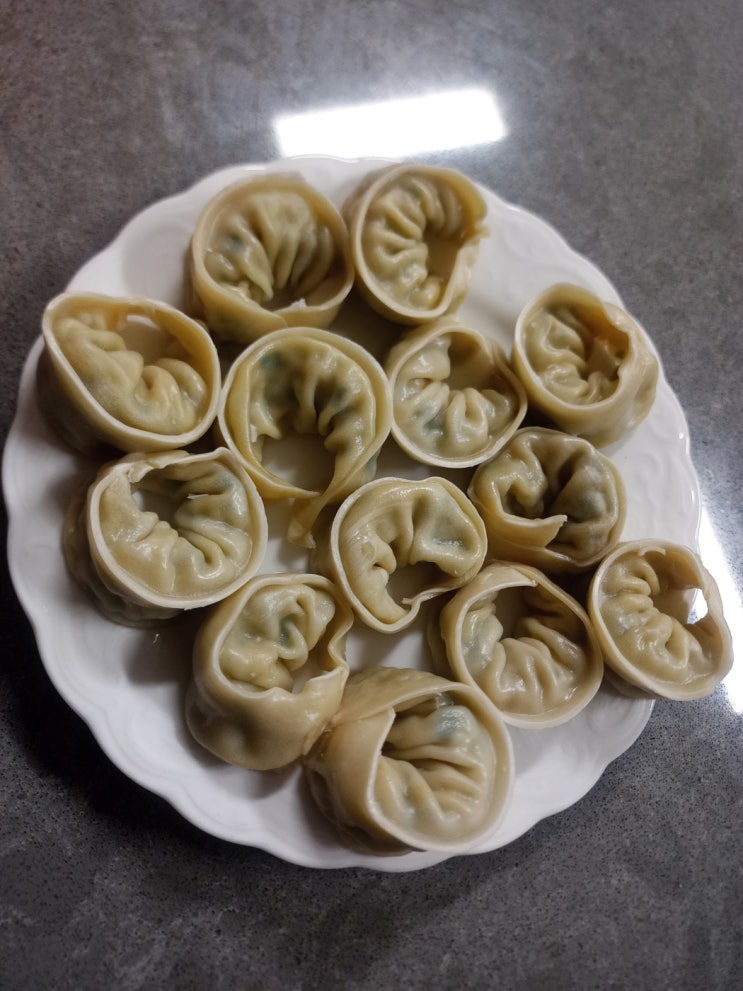 2024년 3월 13일(수) 고기만두 맛있었다.
