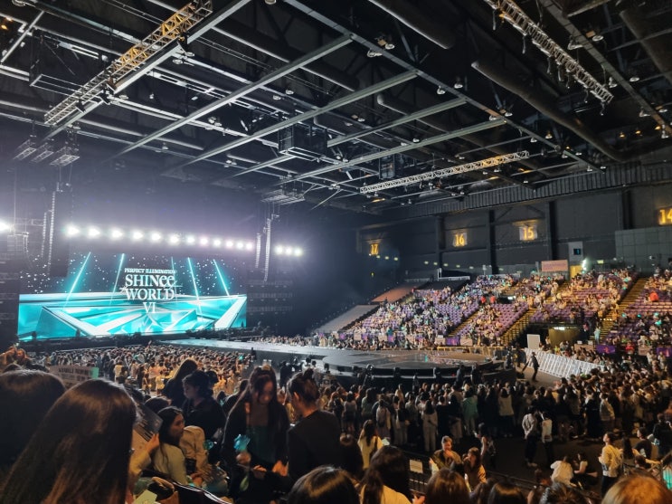Day 2, 홍콩 침사추이에서 <b>아시아</b> 월드 엑스포 아레나, <b>샤이니</b>... 
