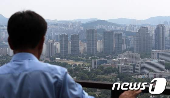 Fact] 윤, <b>대통령실</b> "<b>종부세 사실상</b> 폐지하고 상속세율 30%로... 
