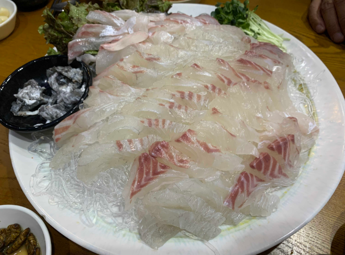  서울 중랑구 봉화산역 아라수산(참돔, 전어, 모듬튀김, 새우소금구이, 산낙지, 매운탕)
