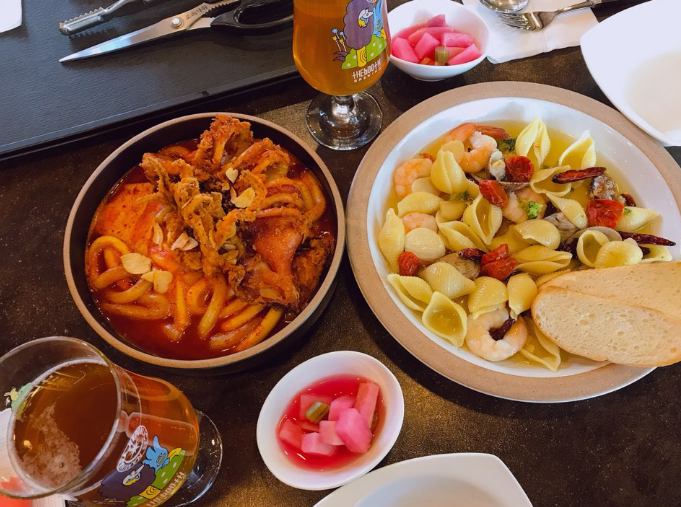  강원도 춘천시 남이섬 분위기 맛집 고목식당(파스타,떡볶이,맥주)