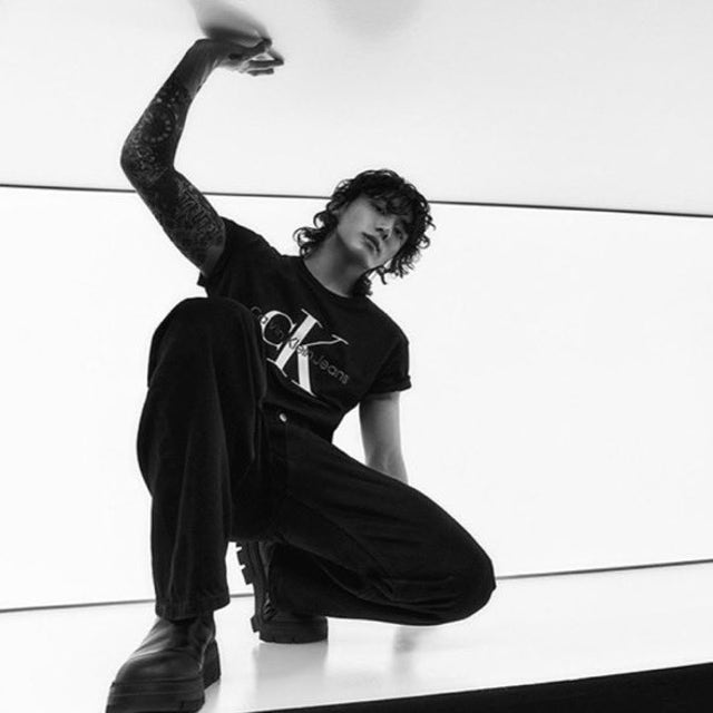 News image: Never Let Go on the UK Official Charts 🇬🇧