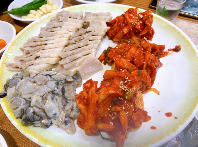  종로3가 삼해집(굴보쌈, 감자탕, 뼈해장국, 종로, 먹자골목, 골목맛집)