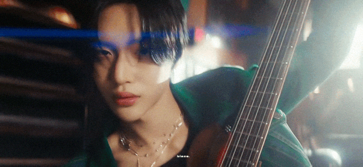표현하는 <b>라이즈</b>의 청춘... 로 <b>컴백</b>: 베이스 처돌이는... 