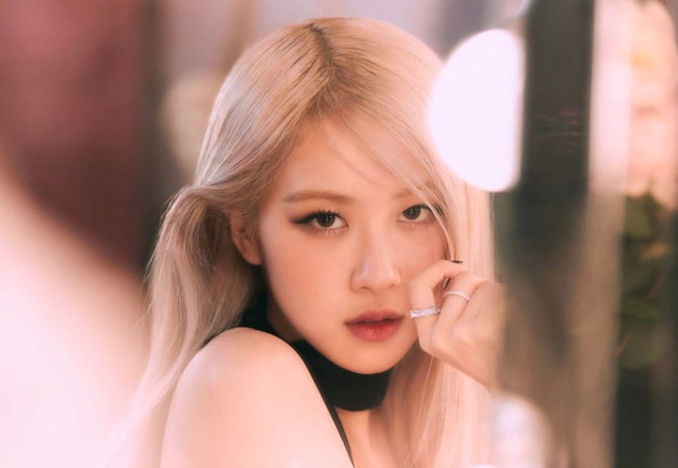 <b>블랙핑크</b> <b>로제</b> <b>더블랙레이블</b> 전속계약 논의중