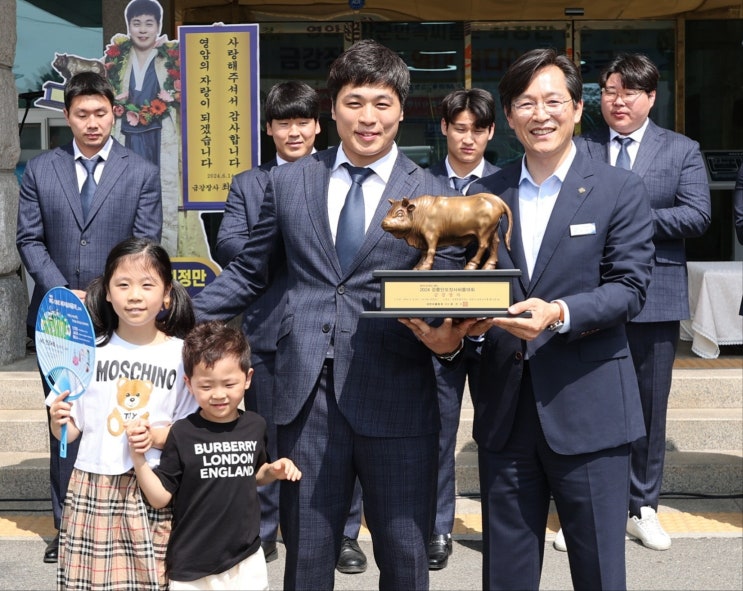 [IMB통신]  영암군민속씨름단 <b>최정만</b> <b>장사</b>, 국내 최다 <b>금강</b>장... 