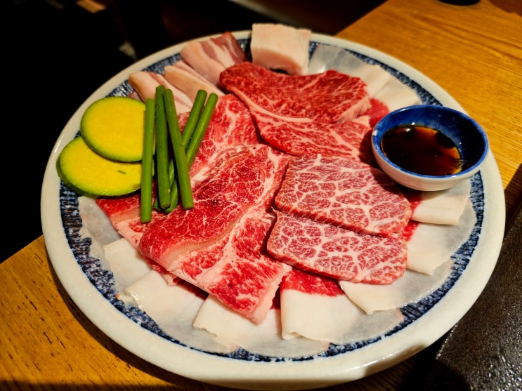  부산 광안리 소고기 맛집-삼겹살과 한우 등심 차돌박이가 맛있는 구워주는 고기집 [치직] 콜키지프리