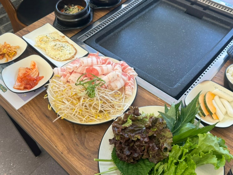  천안 두정동 고기집 쌈마이대패 쌈채소 무한 정식 12,000원