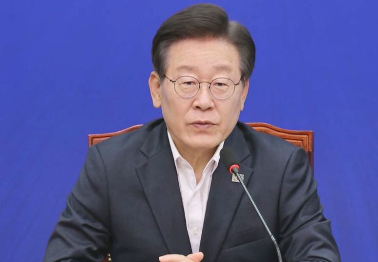 더불어<b>민주당</b>, <b>당헌 개정</b> 추진…이재명 연임 고속道 깔렸다