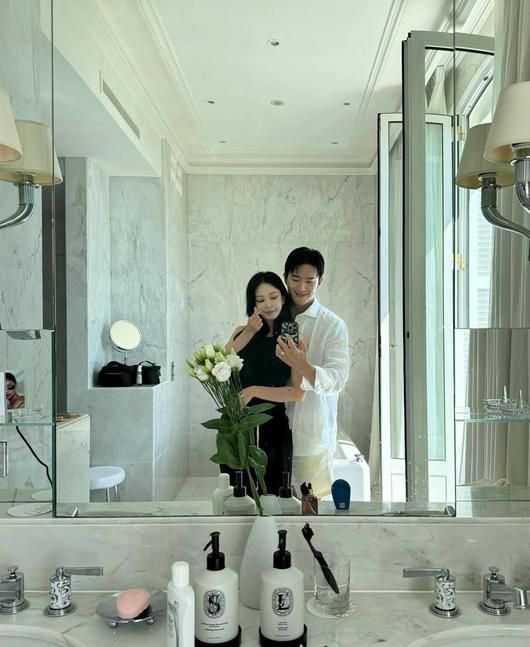  한예슬, 10세 연하 남편과 달콤한 신혼여행 공개 "내가 제일 좋아하는 사람" 이병준 "한채영과 부부 연기, 힘들어도 얼굴 보면 다 잊혀" (스캔들)실시간 핫이슈