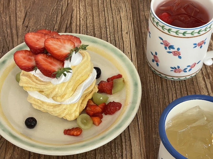  부산 전포 파블로바 맛집 빈티지 카페 므므