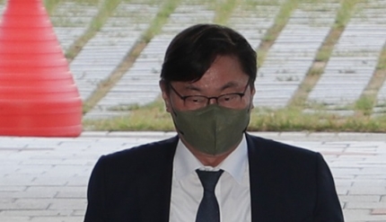 <충격> <b>검찰</b>, <b>이화영  추가</b> 기소 "‘5억대’ 뇌물·쪼개기... 