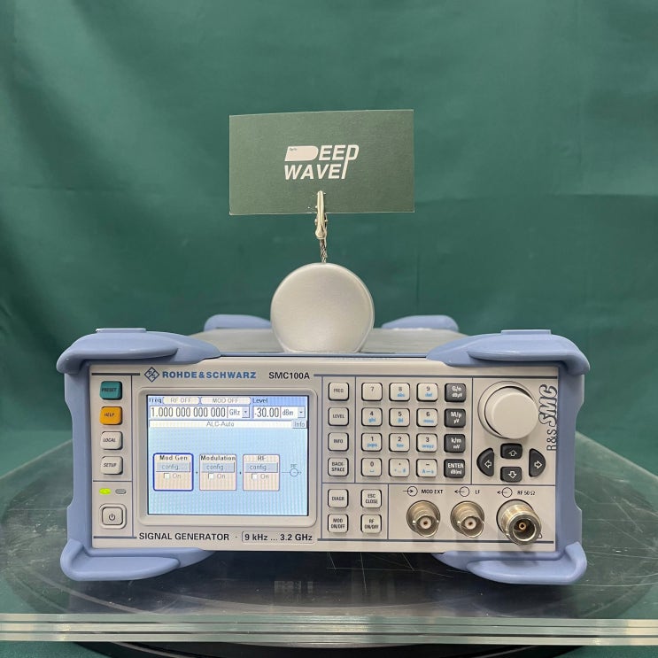  저가형 아날로그 신호 발생기 로데슈바르즈 Rohde & Schwarz SMC100A