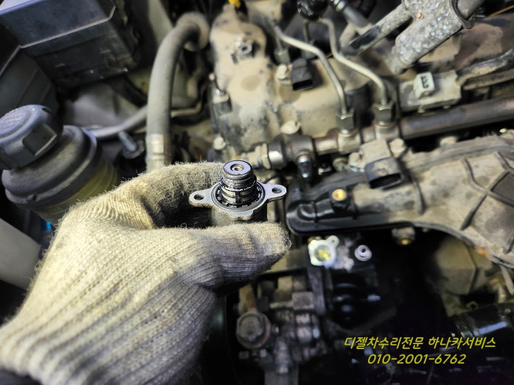  싼타페 R엔진 시동꺼짐, 연료라인 쇳가루작업