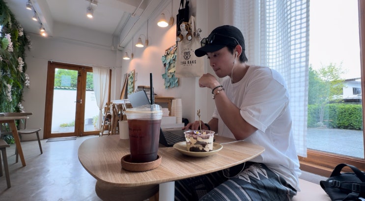  치앙마이 싼티탐 노트북 하기 좋은 카페 추천 Torabake