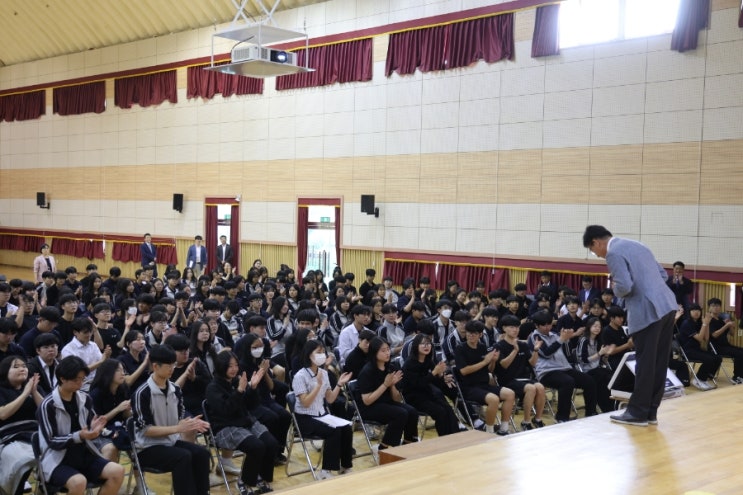  윤건영 충북도교육감, 형석고 재학생 대상 특강