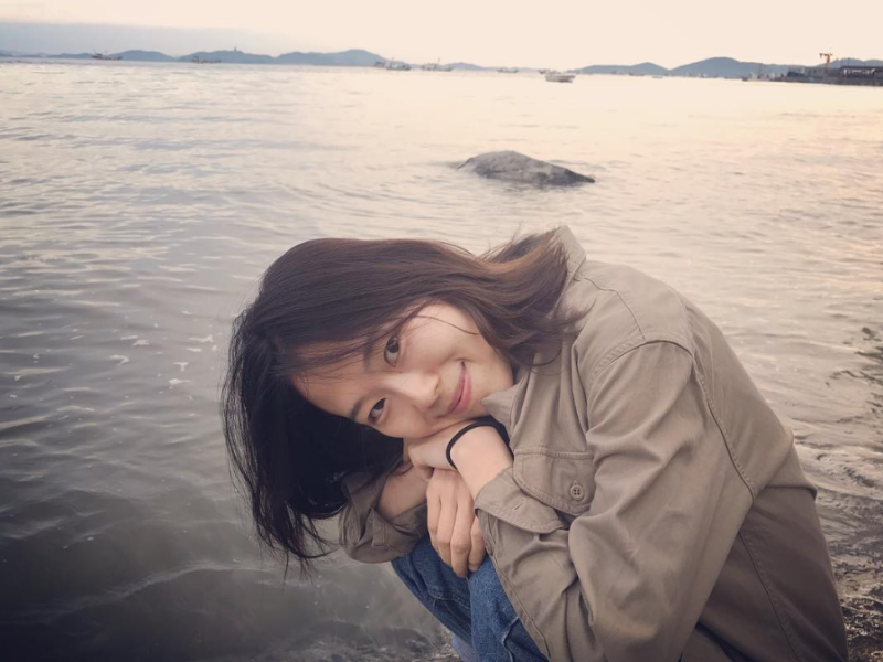 김새벽, 무채색 그리고 무지개