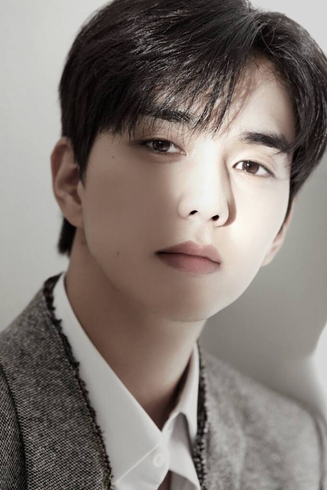 <b>유승호</b>, 첫 연극 무대 도전 '<b>엔젤스</b> 인 <b>아메리카</b>' 관객 호흡
