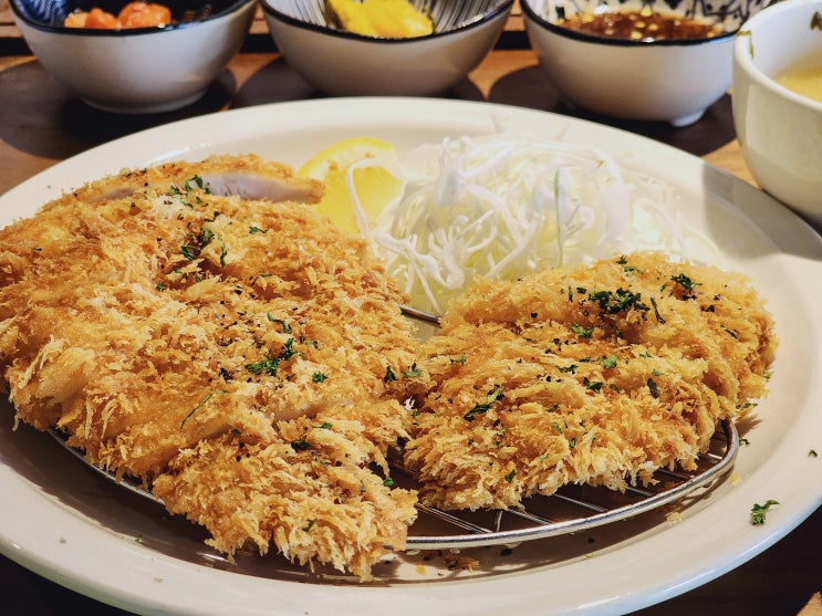 킨텍스 일식당 <신라돈까스> 치킨까스 잘하는 킨텍스 키오스크 매장 킨텍스 일식당 <신라돈까스> 치킨까스 잘하는 킨텍스 키오스크 매장