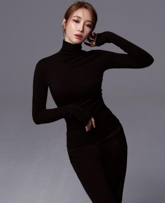 '버닝썬 루머' 털어낸 <b>고준희</b>, 첫 <b>연극</b> 도전…'<b>엔젤스</b> 인... 