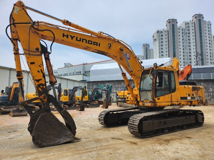 경북 김천시 현대 R2900LC 2003년식 집게 10 궤도형 중고굴삭기