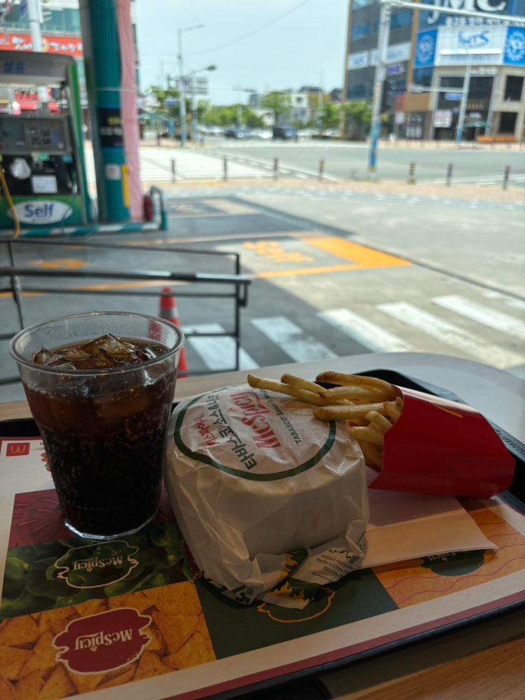  [맥도날드 부산명지DT점] 맥도날드 신메뉴  맥스파이시 타바스코 소스&나쵸 맥런치