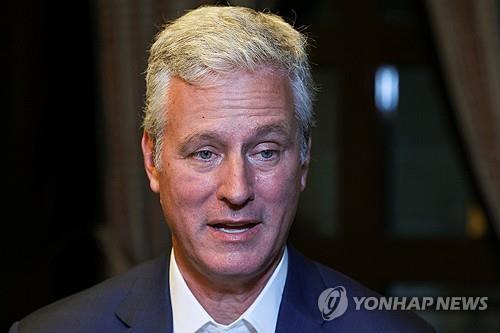 <b>트럼프</b> 참모 "대만과 역내 다른 국가들, <b>국방비</b> 늘려야"