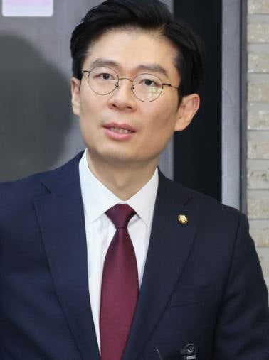 7년간 당적 5번 바꾼 조정훈 프로필, 서울 마포구갑 국회의원