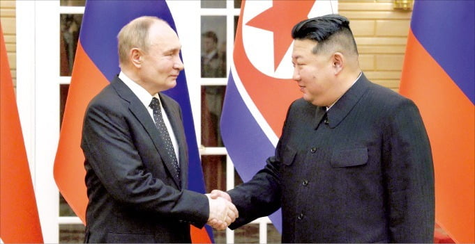  북-러, 군사·외교·경제 '위험한 밀착'  메모 경제