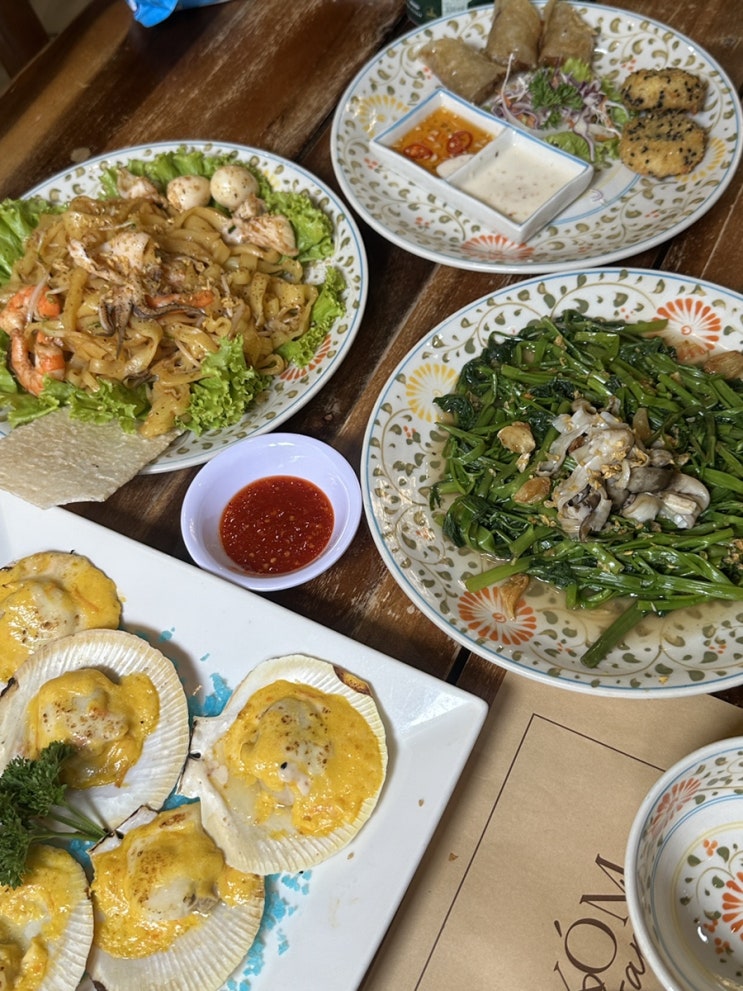  베트남 나트랑 에어컨 나오는 맛집 씀모이가든