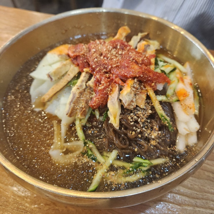  진주냉면 줄 서서 먹는 맛집 '황포냉면'